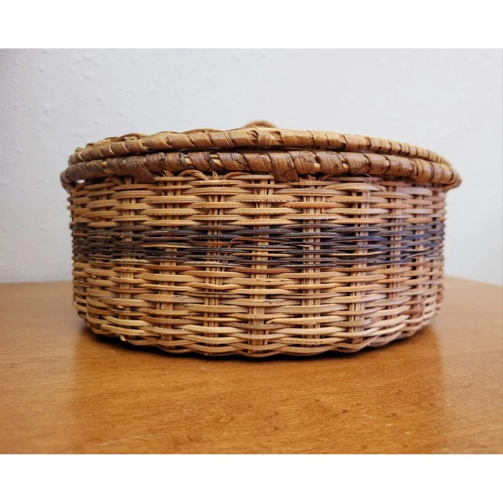 Vintage Handmade Two-tone Lidded Wicker Rattan Basket w/ Handle 3.5